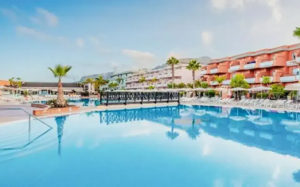 Landmar Costa Los Gigantes, Puerto de Santiago · familiar